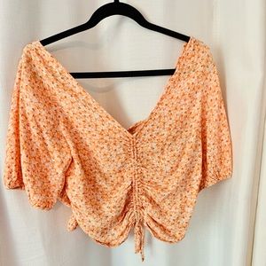 Off shoulders crop top